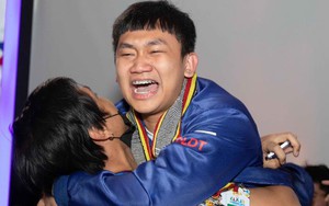 Tuyển thủ Esports Đông Timor trao 'kỷ vật' cho đối thủ, phản ứng của người nhận gây chú ý

