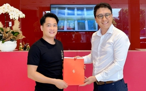 Chỉ trong 24h mà đại gia Hoàng Kim Khánh khoe liền 2 xe khủng mới mua chính hãng: Ferrari 'đẹp và độc nhất', Porsche về sớm bất ngờ