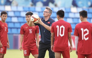 Bóng đá SEA Games ngày 15/5: U22 Việt Nam trở lại sân tập