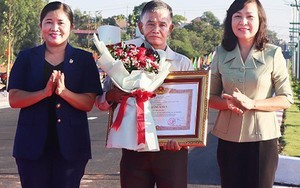 Thủ tướng Chính phủ tặng Bằng khen cụ ông hiến 7.000 m2 đất làm đường giao thông