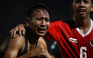 Beckham của Indonesia bật khóc nức nở trong trận chung kết kỳ lạ bậc nhất lịch sử SEA Games
