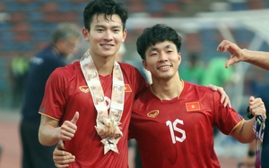 Sau trận đấu 'mưa nước mắt', đội trưởng U22 Việt Nam tìm lại nụ cười với món quà đặc biệt từ CĐV