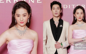 Lưu Diệc Phi và Dương Dương qua “ống kính tử thần”: Đứng riêng đẹp cả đôi, sao cùng khung hình lại thế này?