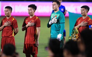 HLV Troussier dẫn dắt đội tuyển Việt Nam đấu Hong Kong