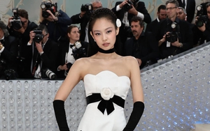 Jennie Blackpink gây sốt khi đọ sắc cùng Song Hye Kyo tại Met Gala 2023