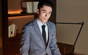 Ông xã của Lâm Tâm Như, Hoắc Kiến Hoa tái xuất, ngoại hình U50 gây bất ngờ