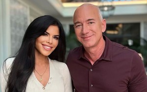 Tỷ phú Jeff Bezos đính hôn với bạn gái