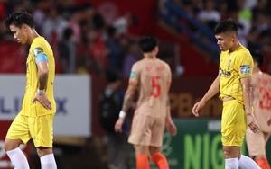 Bóng lăn trong tuần: Đen thì ngã ngửa cũng vỡ mũi