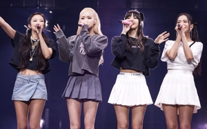 Gấu bông gắn camera theo dõi fan tặng Blackpink: Sự nguy hiểm của những món quà
