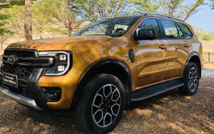 Ford Everest Wildtrak vừa mở bán đã giảm giá còn hơn 1,45 tỷ đồng, quyết giành khách của Fortuner, Santa Fe
