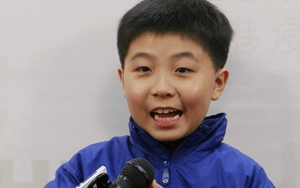 9 tuổi vào đại học, 18 tuổi nhận bằng Tiến sĩ và cách giáo dục đơn giản của người cha: "Không có miếng gỗ mục nào là không thể chạm khắc"