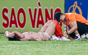 Văn Đô đang thăng hoa thì chấn thương nặng trong ngày CAHN đứt mạch thắng ở V-League