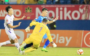 HLV Huỳnh Đức sẵn sàng chia tay Tiến Linh, tậu người mới cho B.Bình Dương