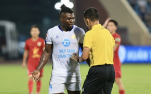 Nội binh V-League đang gánh Tây, mừng hay lo?