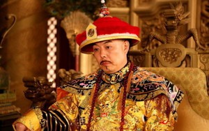 Chiếc long bào hé lộ bí mật 'khó nói' của Càn Long: Hóa ra vị Hoàng đế này không cao lớn như trong phim ảnh, thậm chí còn mang giày độn 10 phân