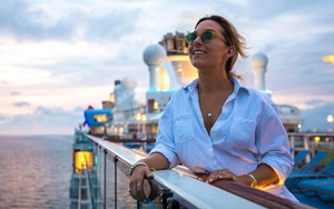 Trải lòng của ca sĩ 13 năm hát trên du thuyền xa xỉ: Tận hưởng cuộc sống hào nhoáng nhưng vẫn luôn thiếu một điều quan trọng, du lịch quanh năm cũng không đánh đổi được