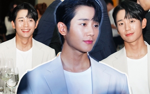 Jung Hae In đổ bộ sự kiện ở Hà Nội: Mặt đẹp như tượng tạc chấp đèn flash, đúng là tình màn ảnh của Jisoo!