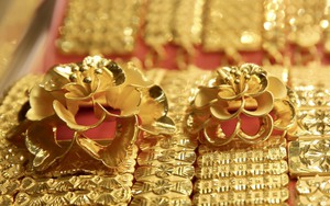 Giá vàng sáng 5/5 biến động trái chiều