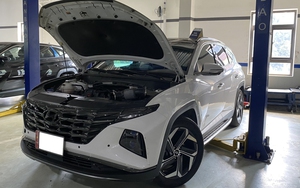 Chủ xe Hyundai Tucson và đại lý Lào Cai cãi vã vì 'mua xe 11 tháng đã phải bổ máy'