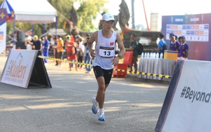 Hoàng Nguyên Thanh cúi đầu xin lỗi vì chỉ giành HCĐ điền kinh SEA Games 32