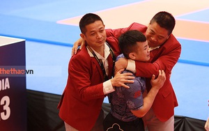 Bị Singapore khiếu nại, võ sỹ Việt Nam vẫn thắng, òa khóc khi bảo vệ thành công HCV SEA Games 32