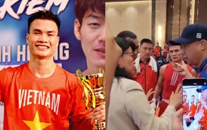 Đổ cả máu và nước mắt, võ sĩ Việt Nam vẫn bị xử thua trên thế thắng dù đối thủ sai luật khiến CĐV bức xúc