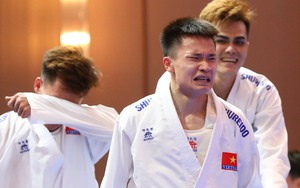 Karate Việt Nam ngược dòng giây cuối như phim hành động, giành vàng SEA Games với kịch bản điên rồ