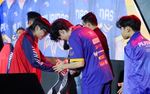 Tốc Chiến Việt thi đấu cực gay cấn, đối thủ nể phục, fan kêu gọi 'viện trợ' oxi