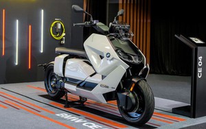 Xe máy điện gây "sốt" với thiết kế cực "ngầu", tốc độ tối đa 120km/h, ngập công nghệ 