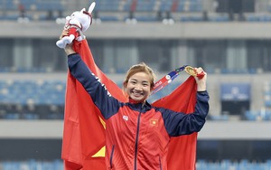 Chạy như máy, giành 2 HCV liên tiếp chỉ trong 20 phút, Nguyễn Thị Oanh bị BTC SEA Games 32 gọi đi kiểm tra doping bất ngờ