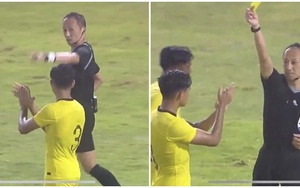 Hậu vệ U22 Malaysia nhận cái kết đắng vì vỗ tay 'cà khịa' trọng tài sau trận