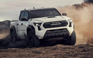 Hình ảnh rò rỉ này cho thấy Toyota Hilux đời mới có thể trông hầm hố tới mức nào: Bản hiệu suất cao không kém cạnh Ranger Raptor