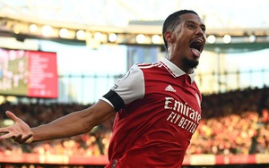 Arsenal vẫn đau đầu vì vụ mua hớ lịch sử