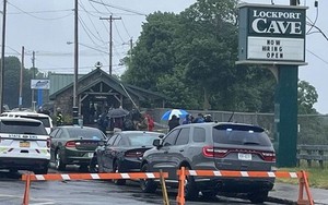 Lật tàu thủy du lịch ở Mỹ khiến 11 người thương vong