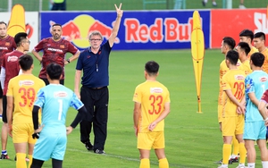 Đấu Hong Kong, Văn Tùng được HLV Troussier chọn thay Tiến Linh