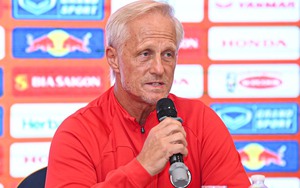 HLV tuyển Hong Kong: ‘Không biết ông Troussier chơi chiến thuật gì’