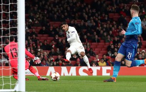 Syria mất tiền đạo 3 quốc tịch, fan Việt Nam tiếc vì không được xem người từng làm tung lưới Arsenal