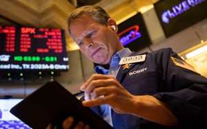 Chứng khoán thế giới đi lên do kỳ vọng Fed tạm dừng tăng lãi suất
