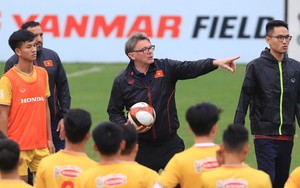 HLV Troussier tập trung đội tuyển Việt Nam: Khách quan dù còn tranh cãi