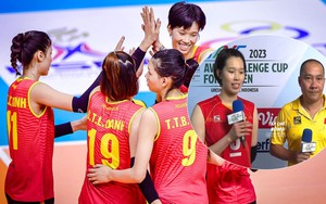 Fan phấn khích khi Thanh Thúy làm phiên dịch viên cho HLV Tuấn Kiệt ở AVC Challenge Cup 2023