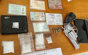 Khởi tố 2 đối tượng tàng trữ, sử dụng và mua bán trái phép vũ khí quân dụng