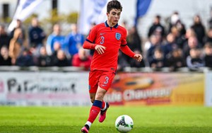 Hậu vệ thần đồng MU mới chiêu mộ có lối chơi táo bạo và tấn công thông minh