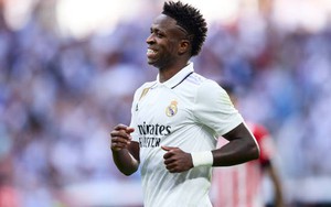 Real Madrid giữ chân Vinicius Junior bằng hợp đồng đặc biệt, ngầm ‘cảnh báo’ Mbappe