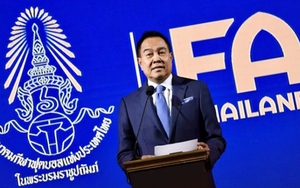 Chủ tịch Liên đoàn bóng đá Thái Lan từ chức, HLV Kiatisuk rộng cửa chia tay HAGL về quê hương