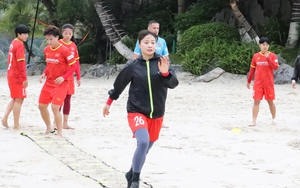 'Kante Hà Nam' Dương Thị Vân chơi bóng đá muộn, bị 'chê' ở quê nhà, từng muốn bỏ nghề về lấy chồng