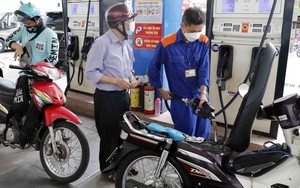 Giá xăng biến động nhẹ, giá dầu tăng hơn 400 đồng/lít từ 15h chiều nay