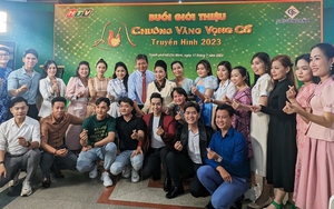 'Chuông vàng vọng cổ' đãi cát ở… sa mạc