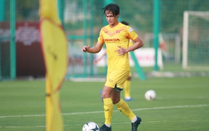 Cầu thủ gốc Việt kêu cứu, đòi khởi kiện CLB vì không trả tiền