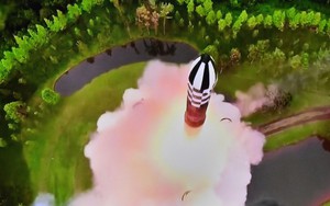 BREAKING NEWS: Triều Tiên phóng nhiều tên lửa