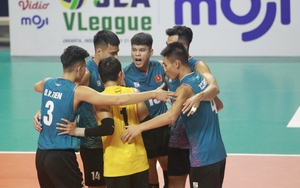 ĐT bóng chuyền Việt Nam ngược dòng nghẹt thở, giành chiến thắng đầu tiên ở SEA V.League